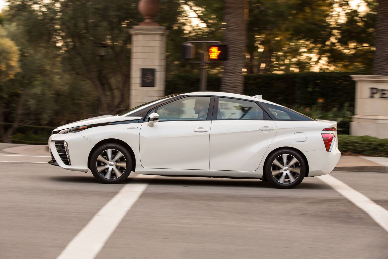 Toyota Mirai Sedan Profile