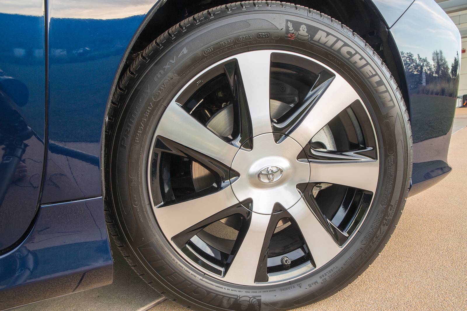 2017 Toyota Mirai — OEM photo 3