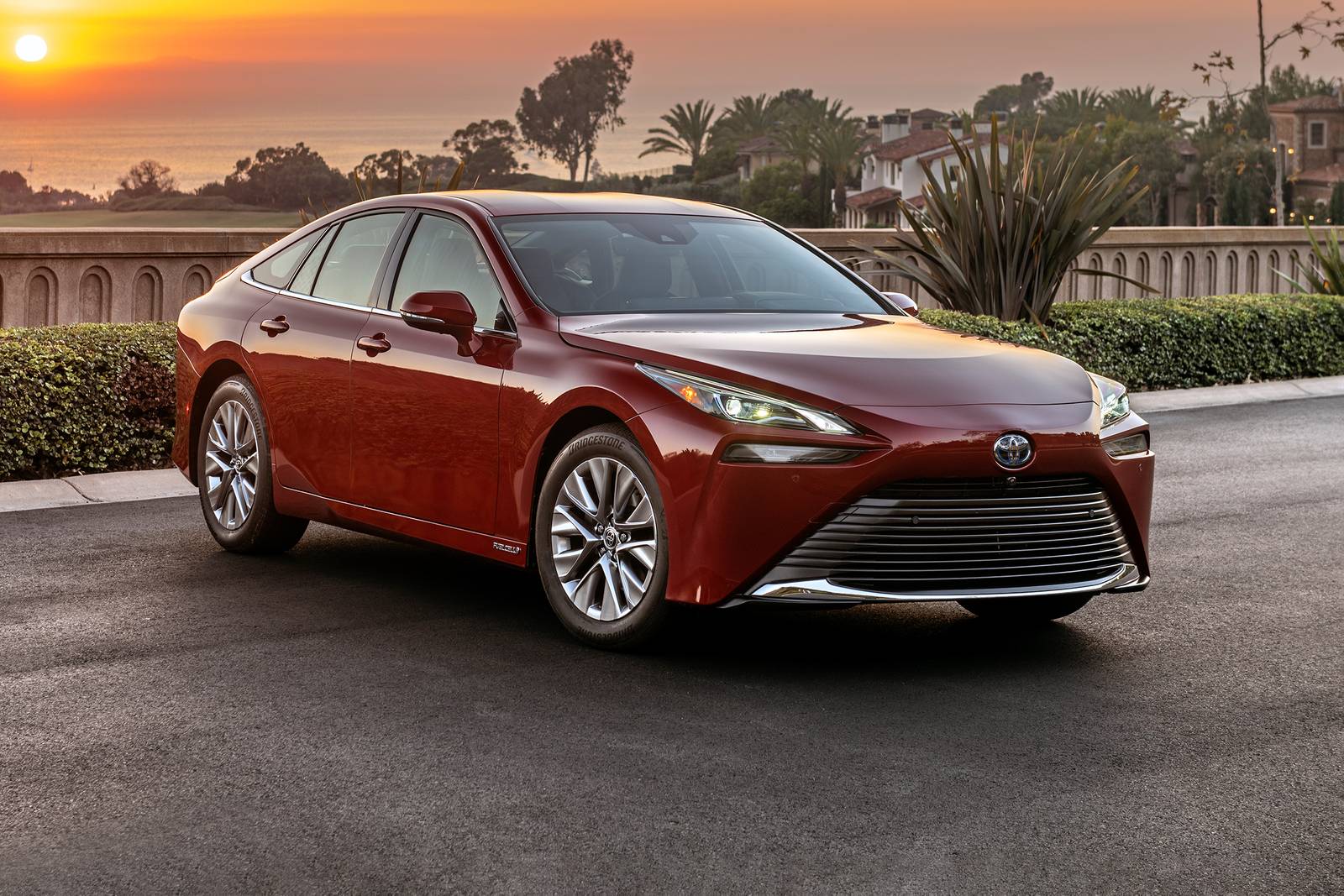 2021 Toyota Mirai XLE Sedan Exterior