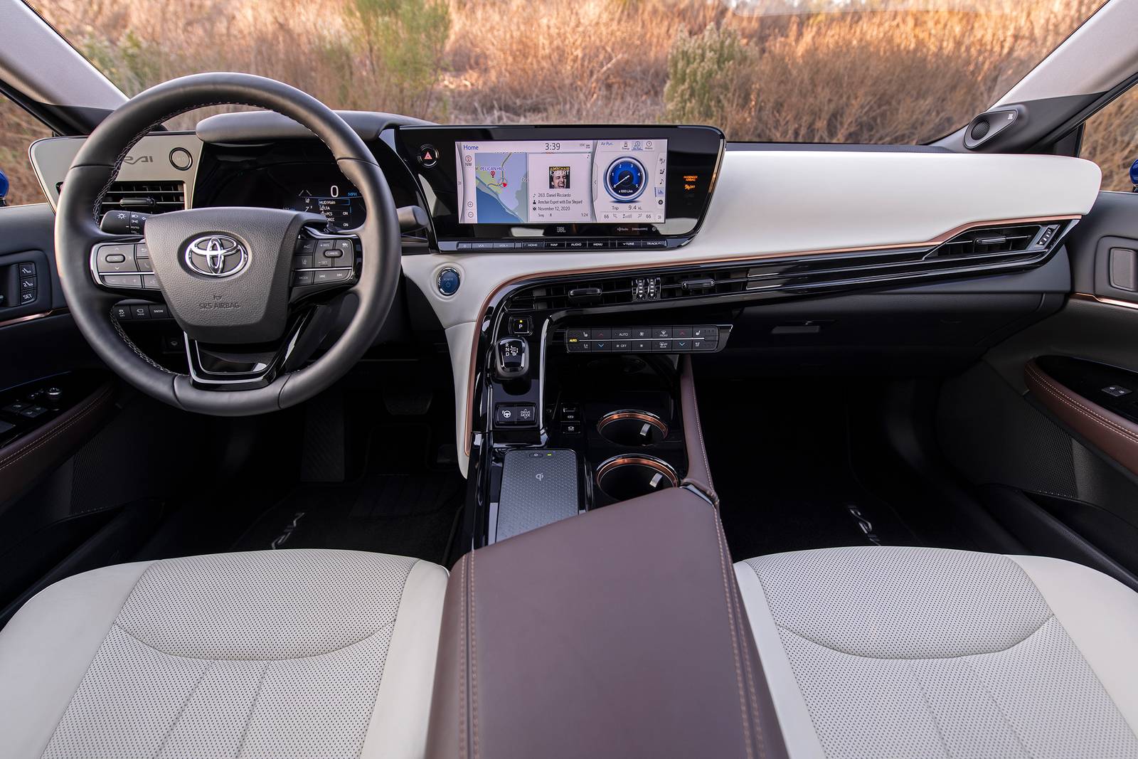 2022 Toyota Mirai interior D