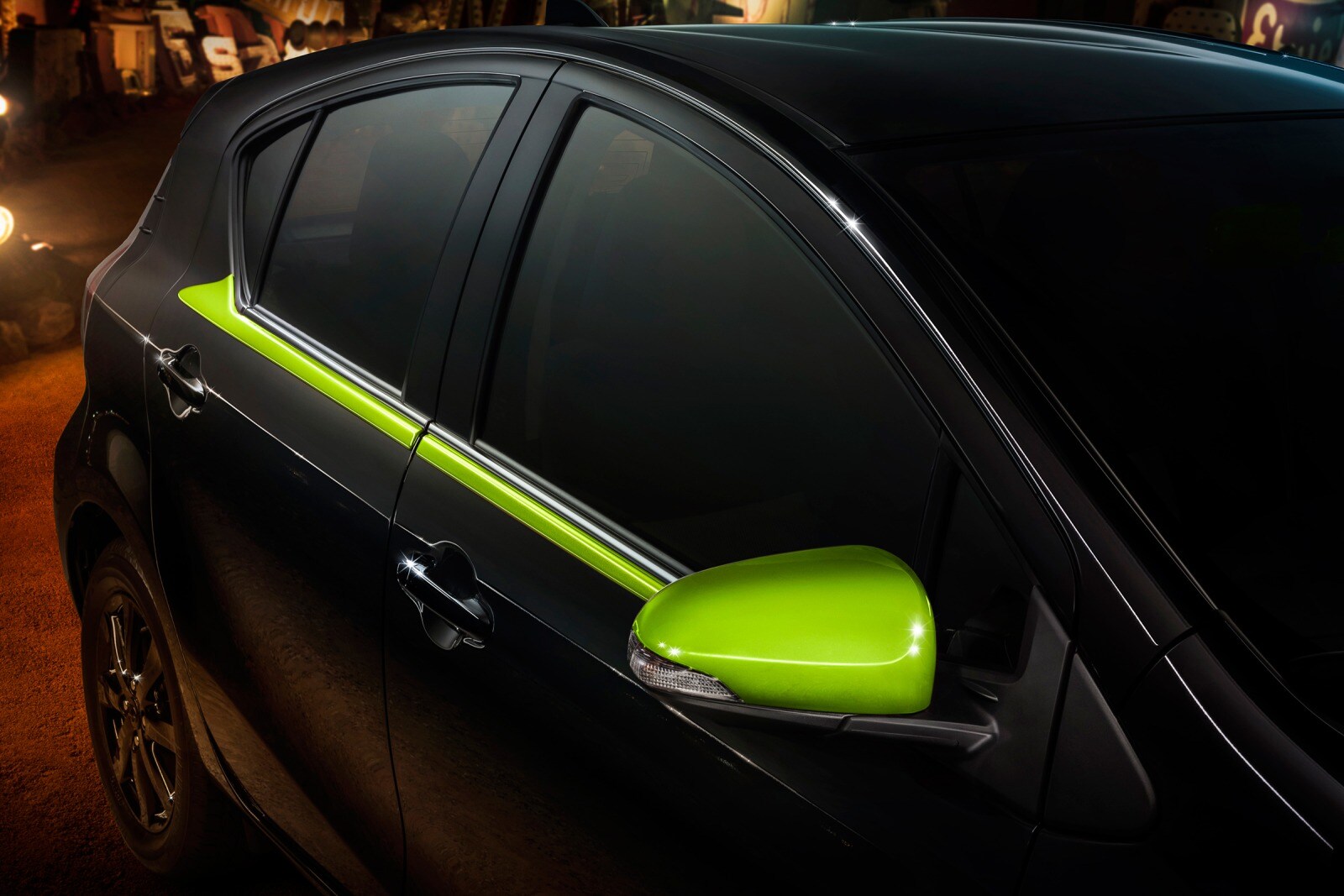 2016 Toyota Prius exterior EDETAIL