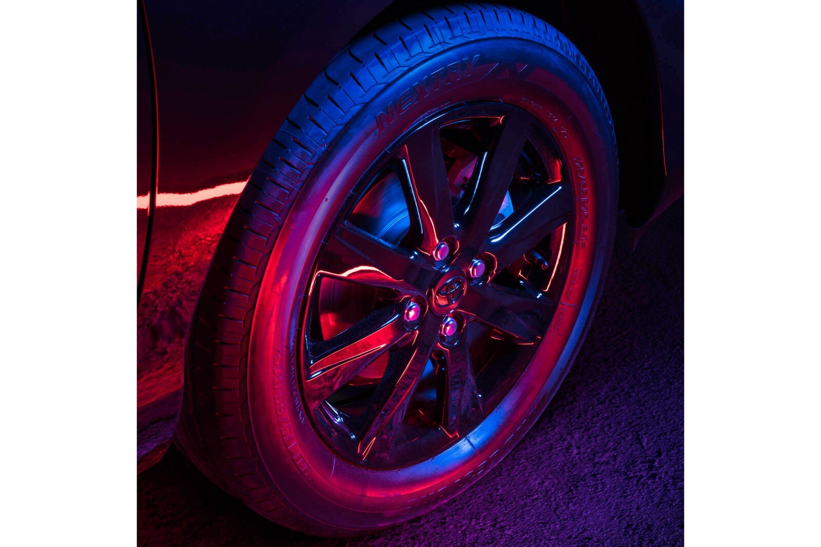 2016 Toyota Prius exterior W