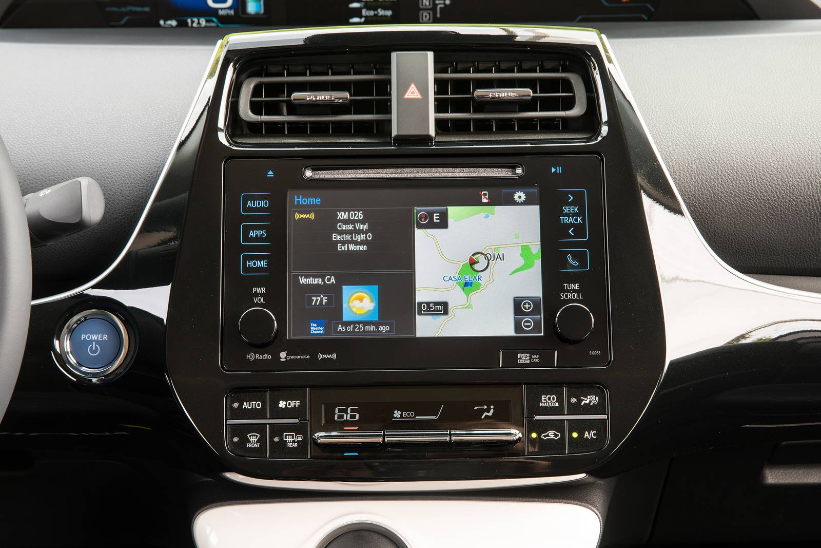 2017 Toyota Prius interior CC