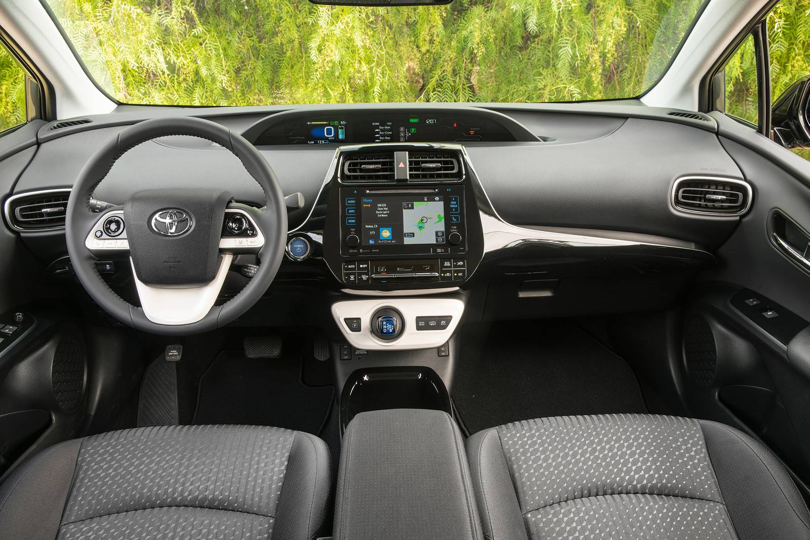 2017 Toyota Prius interior D