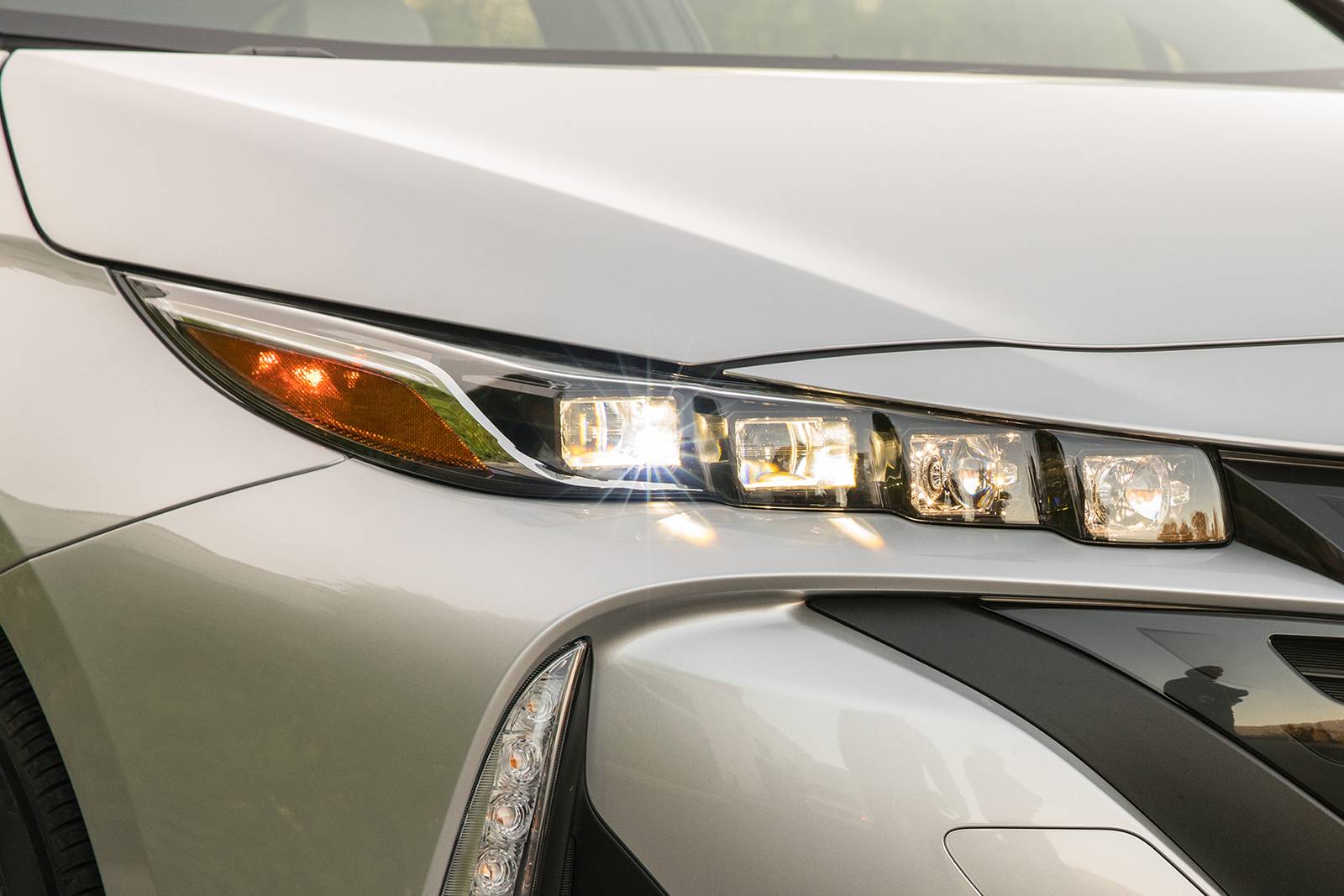 2017 Toyota Prius exterior EDETAIL