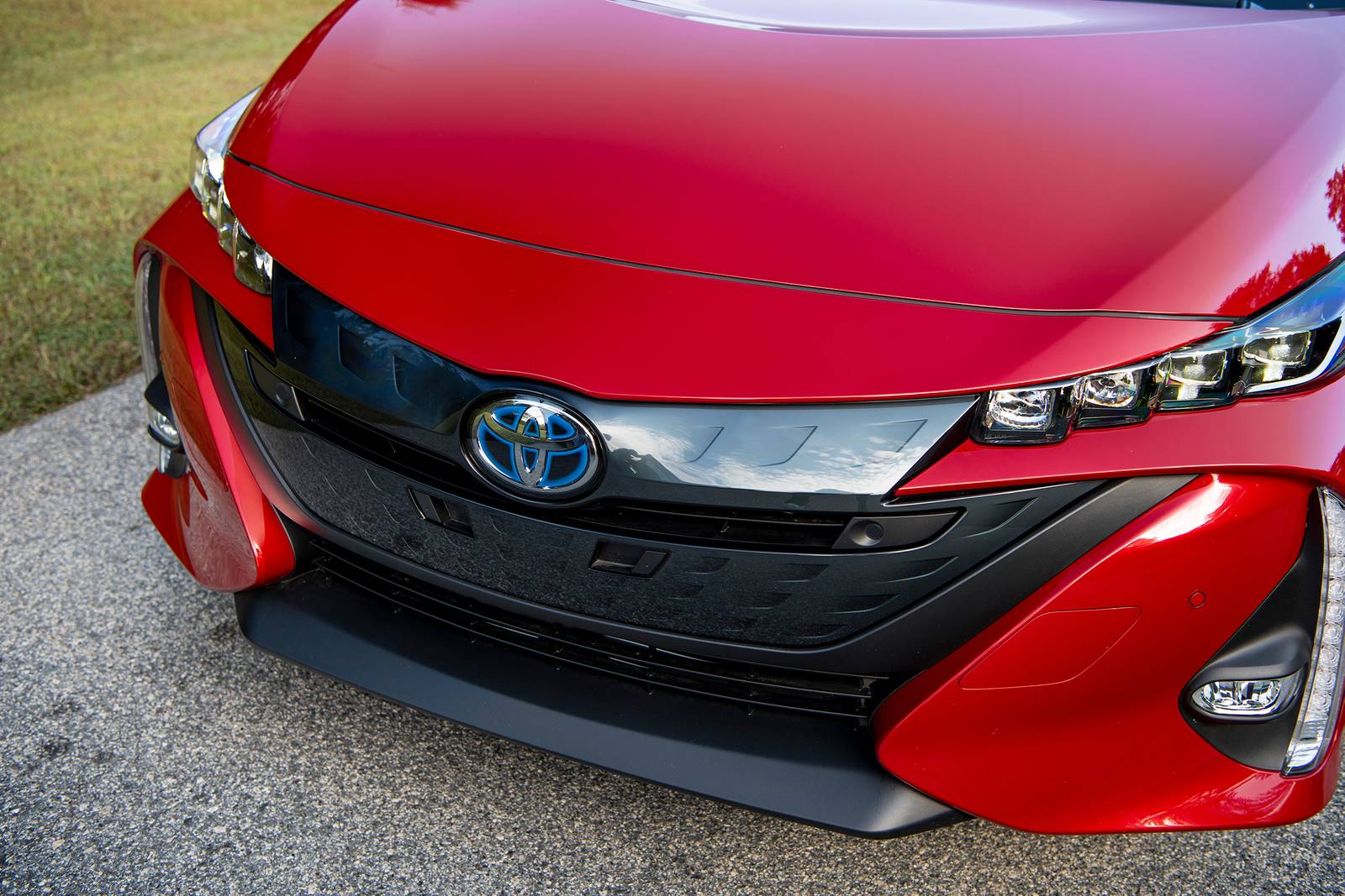 2020 Toyota Prius exterior FBDG