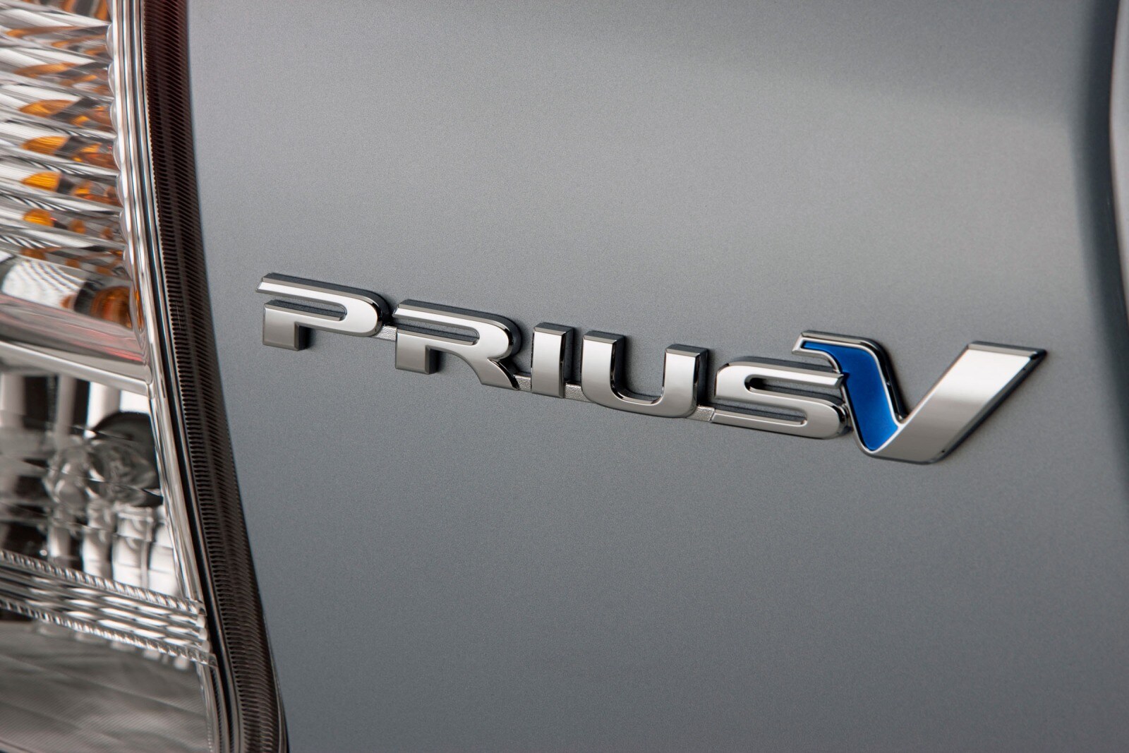 2012 Toyota Prius exterior RBDG