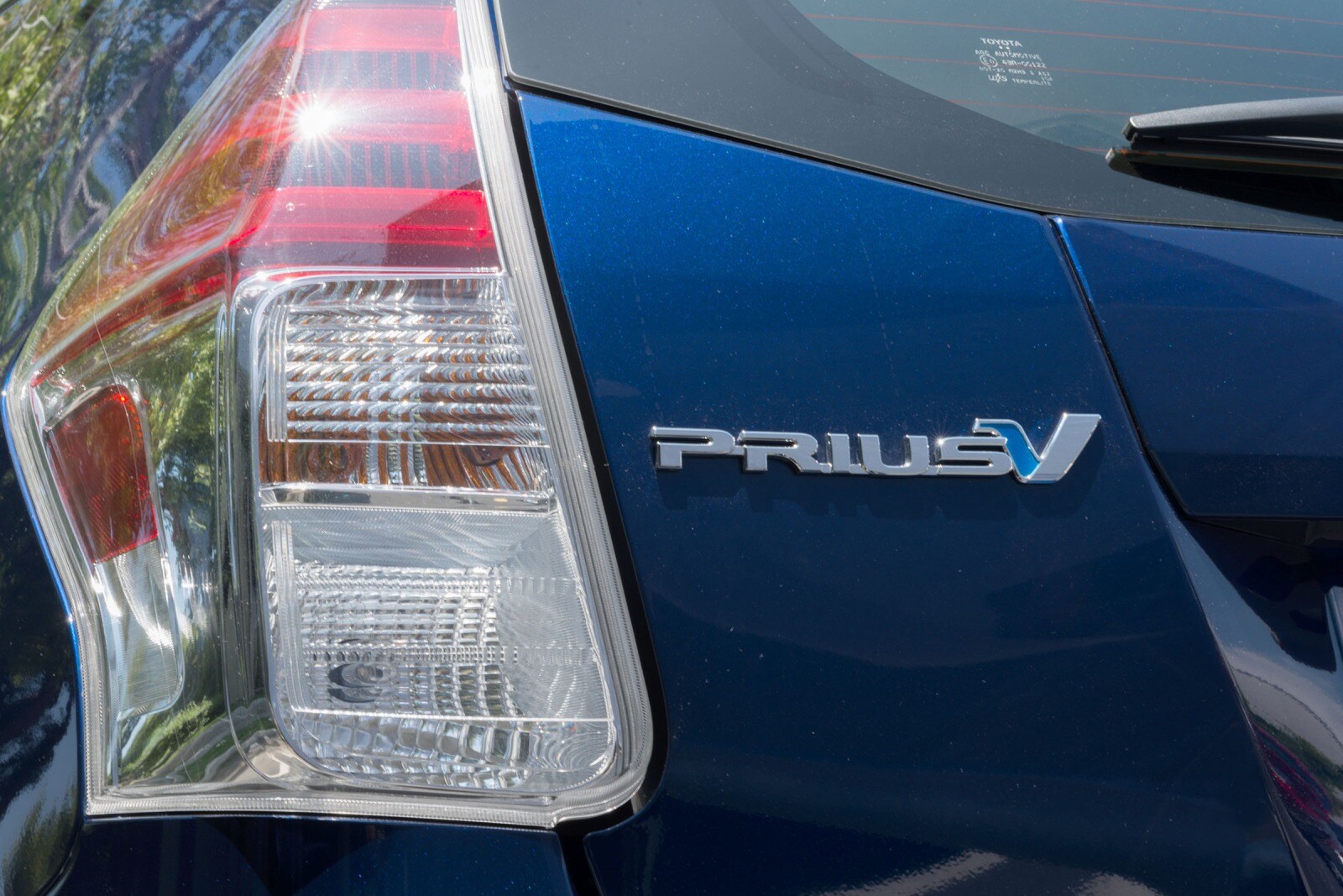 2016 Toyota Prius exterior RBDG