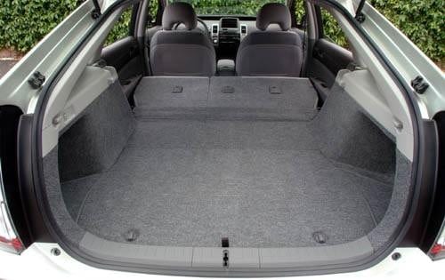 2004 Toyota Prius interior CARGO