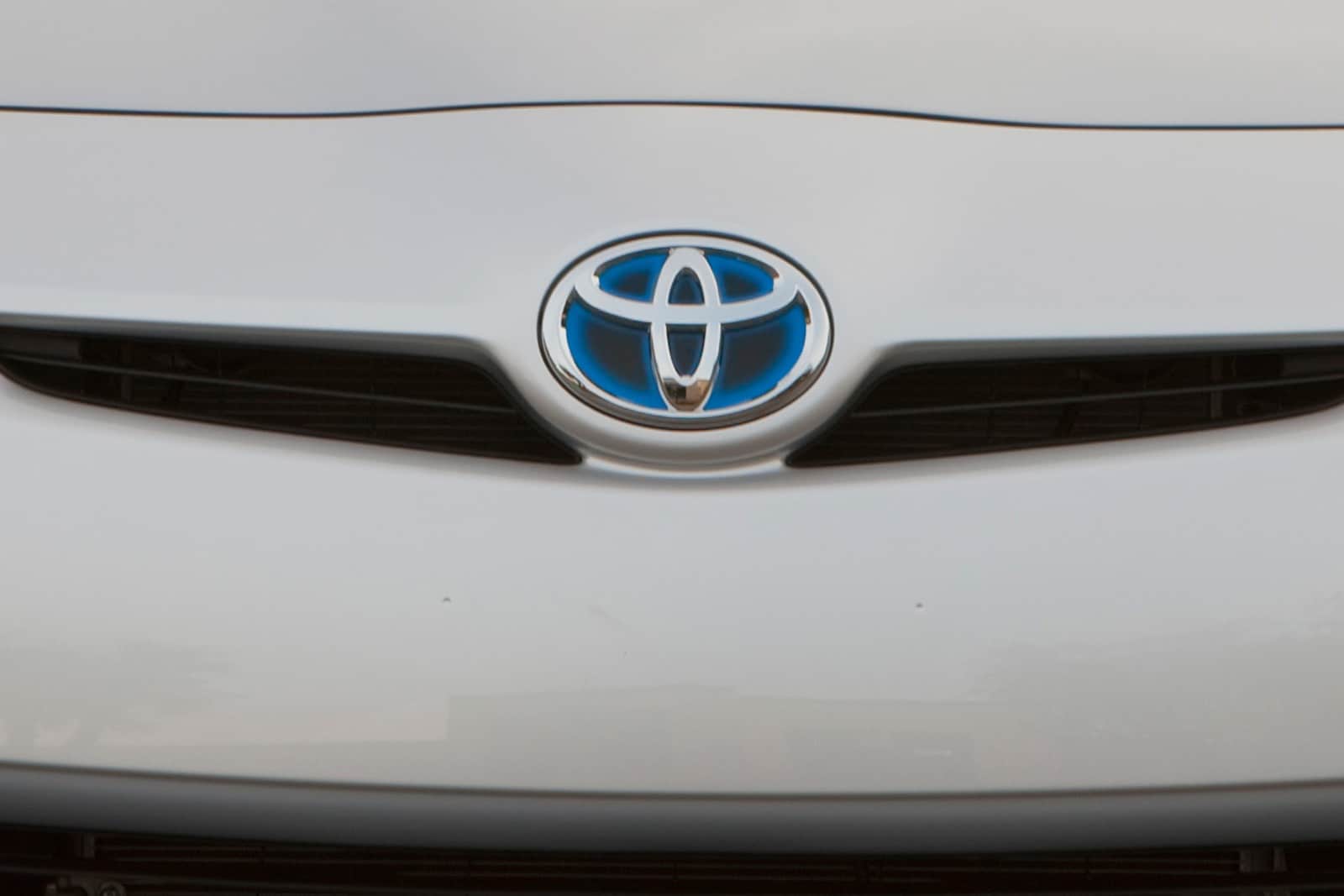 2010 Toyota Prius exterior FBDG