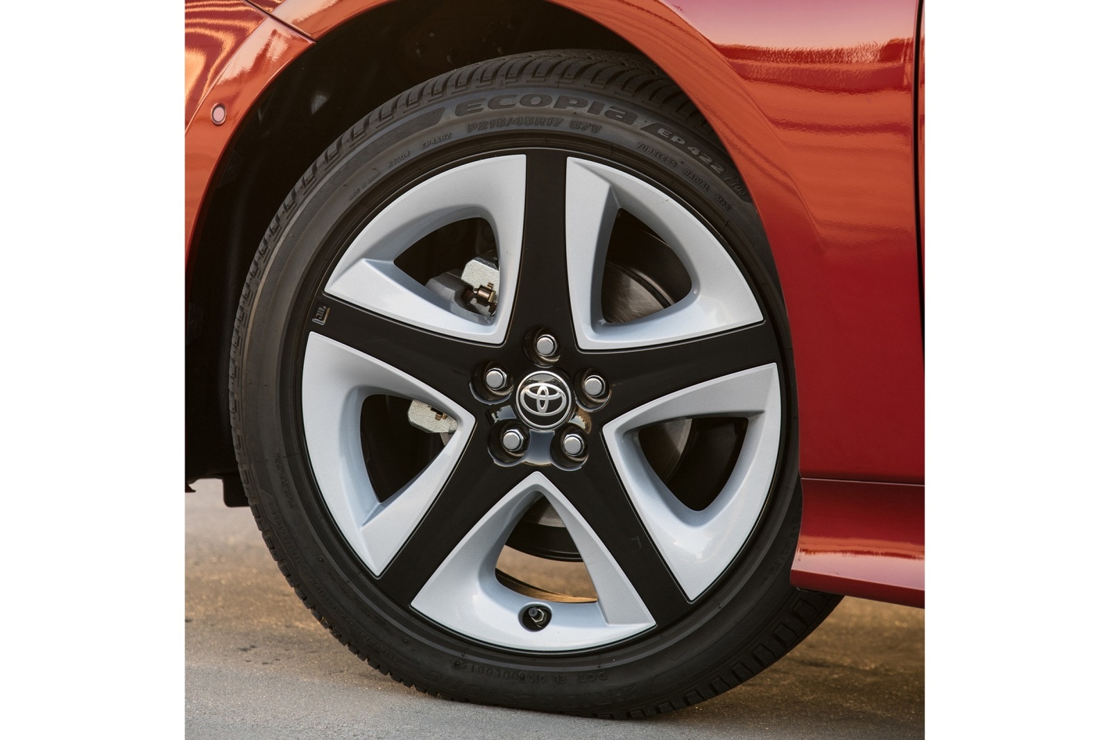 2016 Toyota Prius exterior W