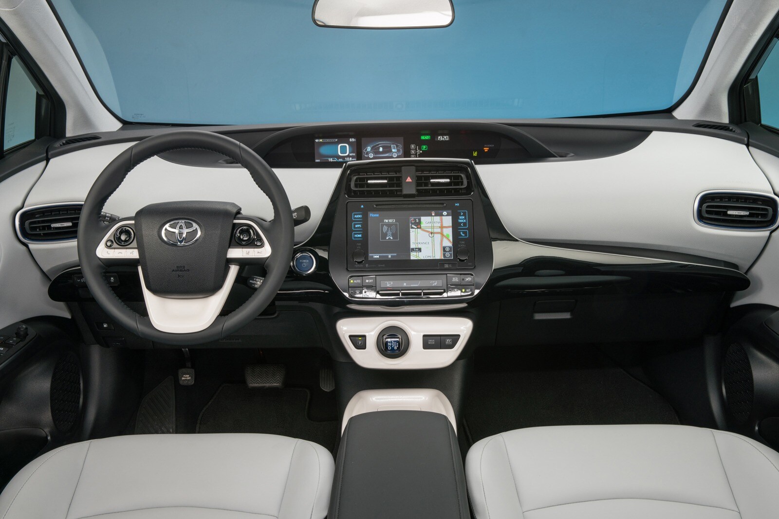 2016 Toyota Prius c front safety D