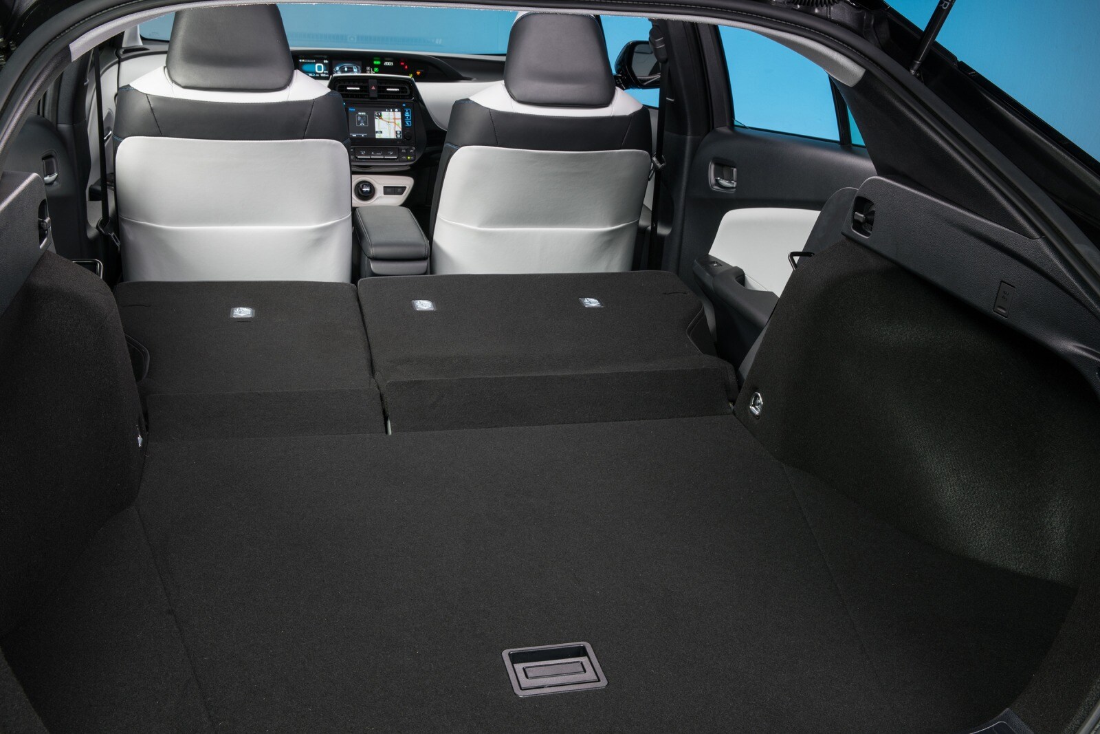 2016 Toyota Prius interior RSD