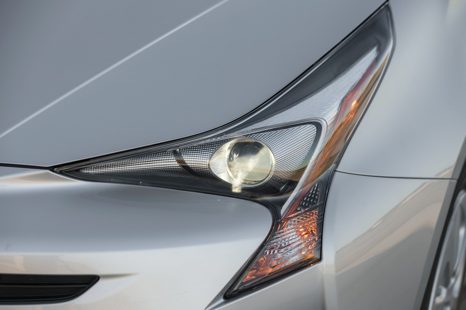 2017 Toyota Prius exterior EDETAIL