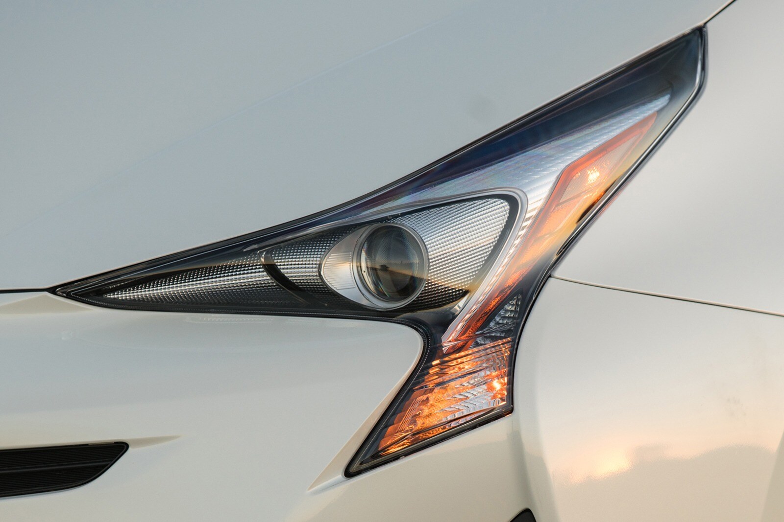 2017 Toyota Prius exterior EDETAIL