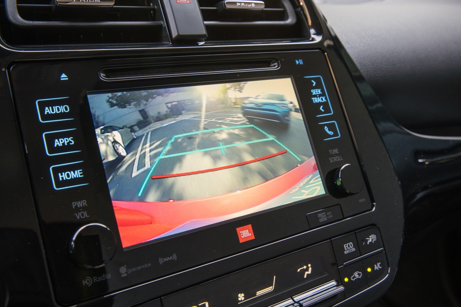 2018 Toyota Prius interior CC