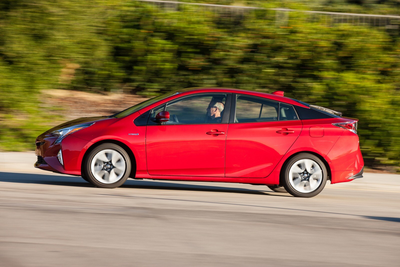 2018 Toyota Prius — OEM photo 3