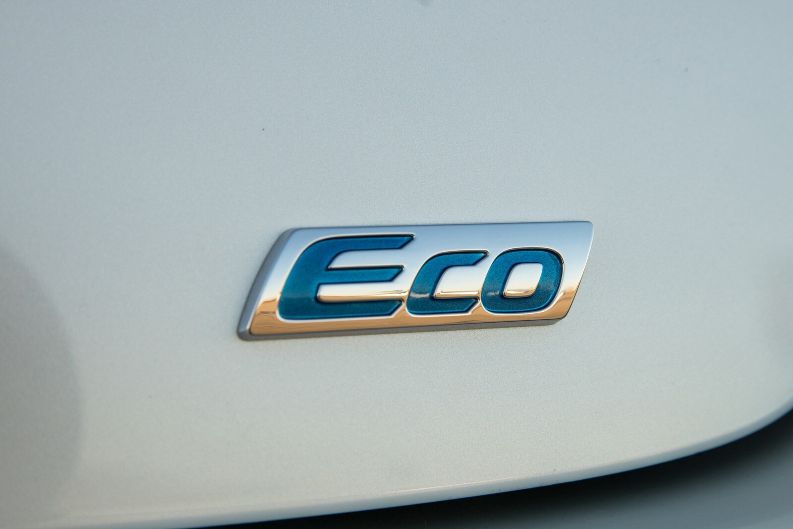 2018 Toyota Prius — OEM photo 4