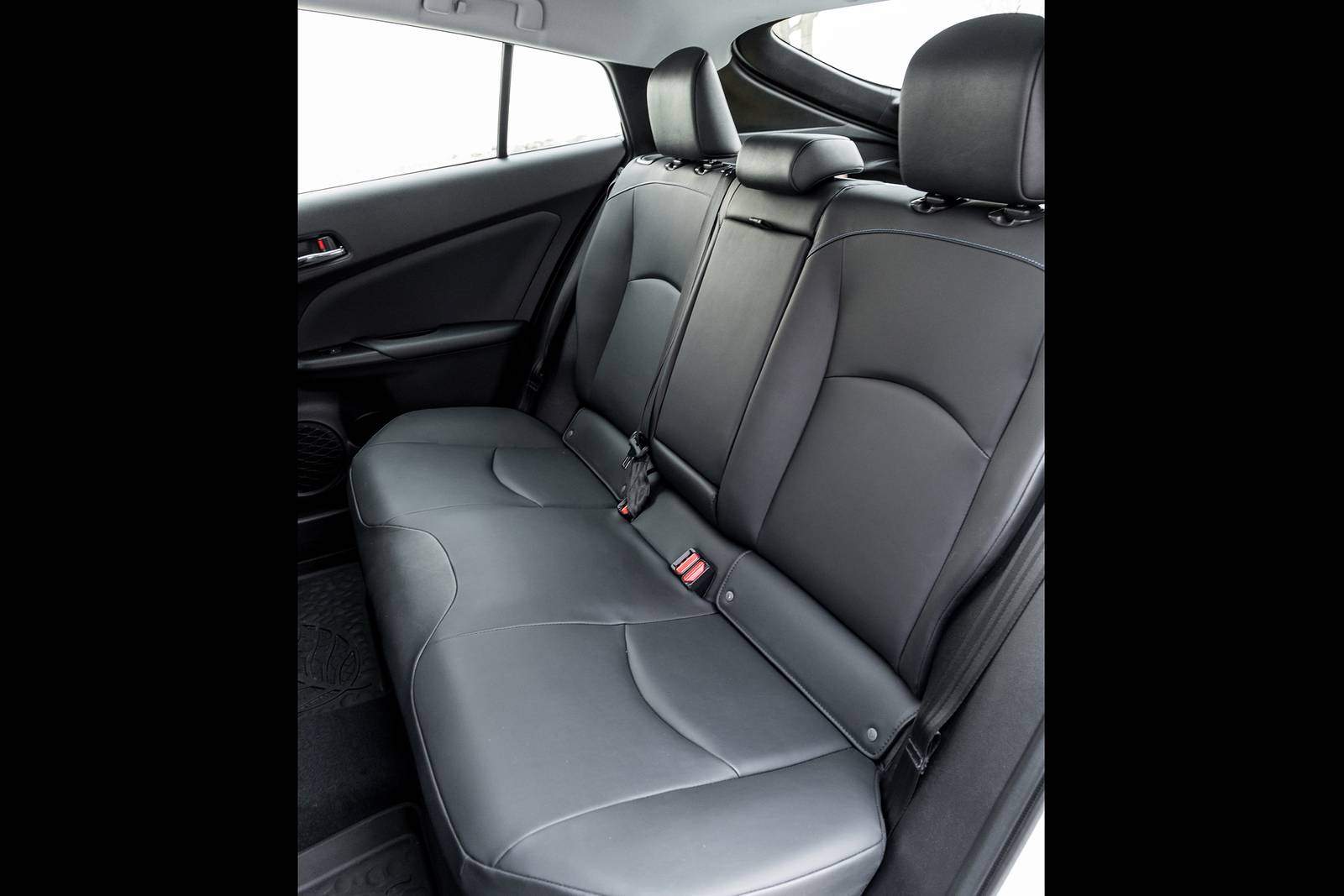 2019 Toyota Prius interior RI