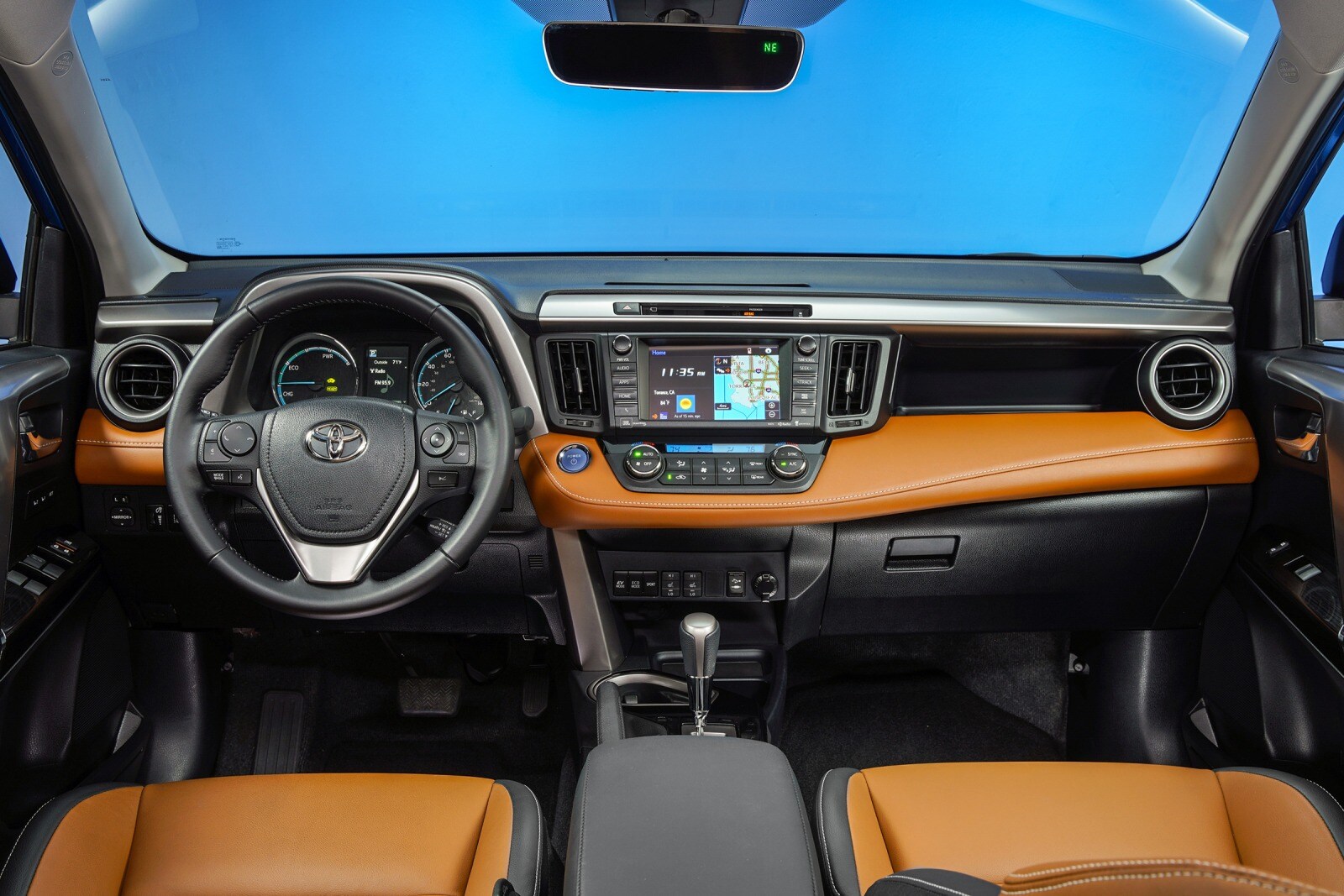 2016 Toyota RAV4 Hybrid interior D