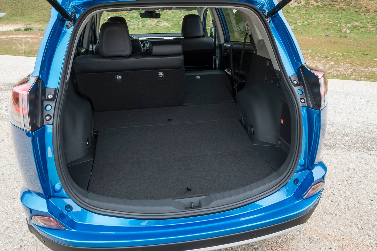 2017 Toyota RAV4 Hybrid interior CARGO