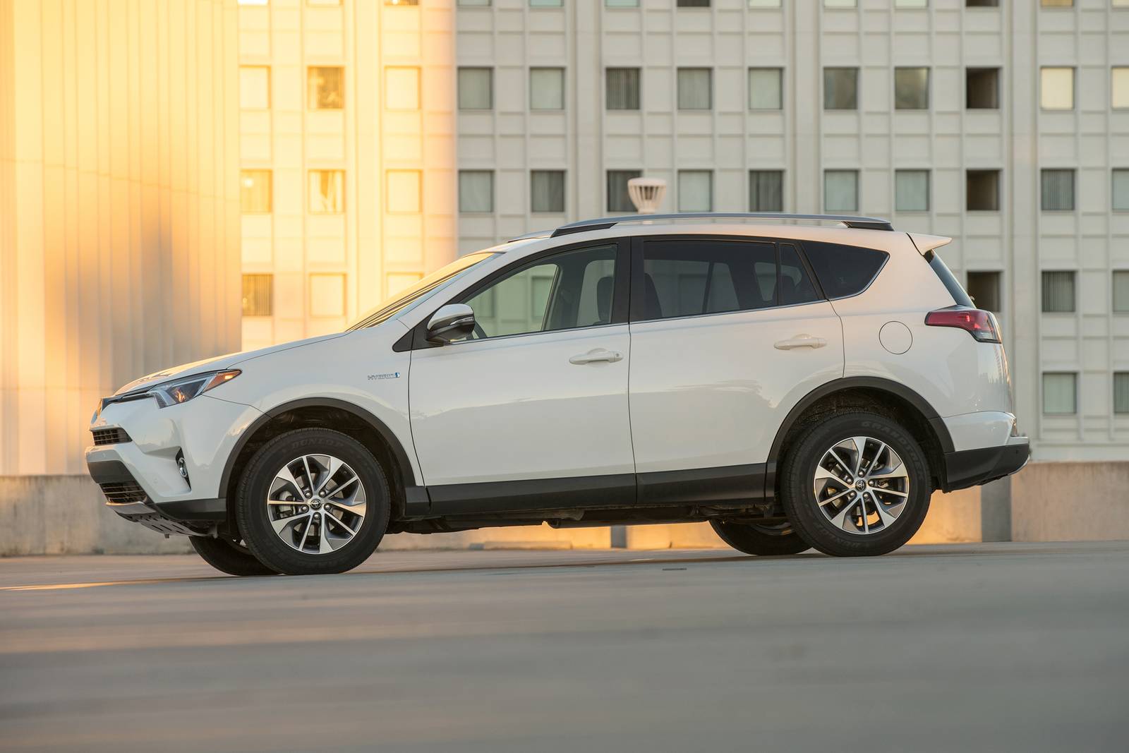 Toyota RAV4 Hybrid XLE 4dr SUV Exterior