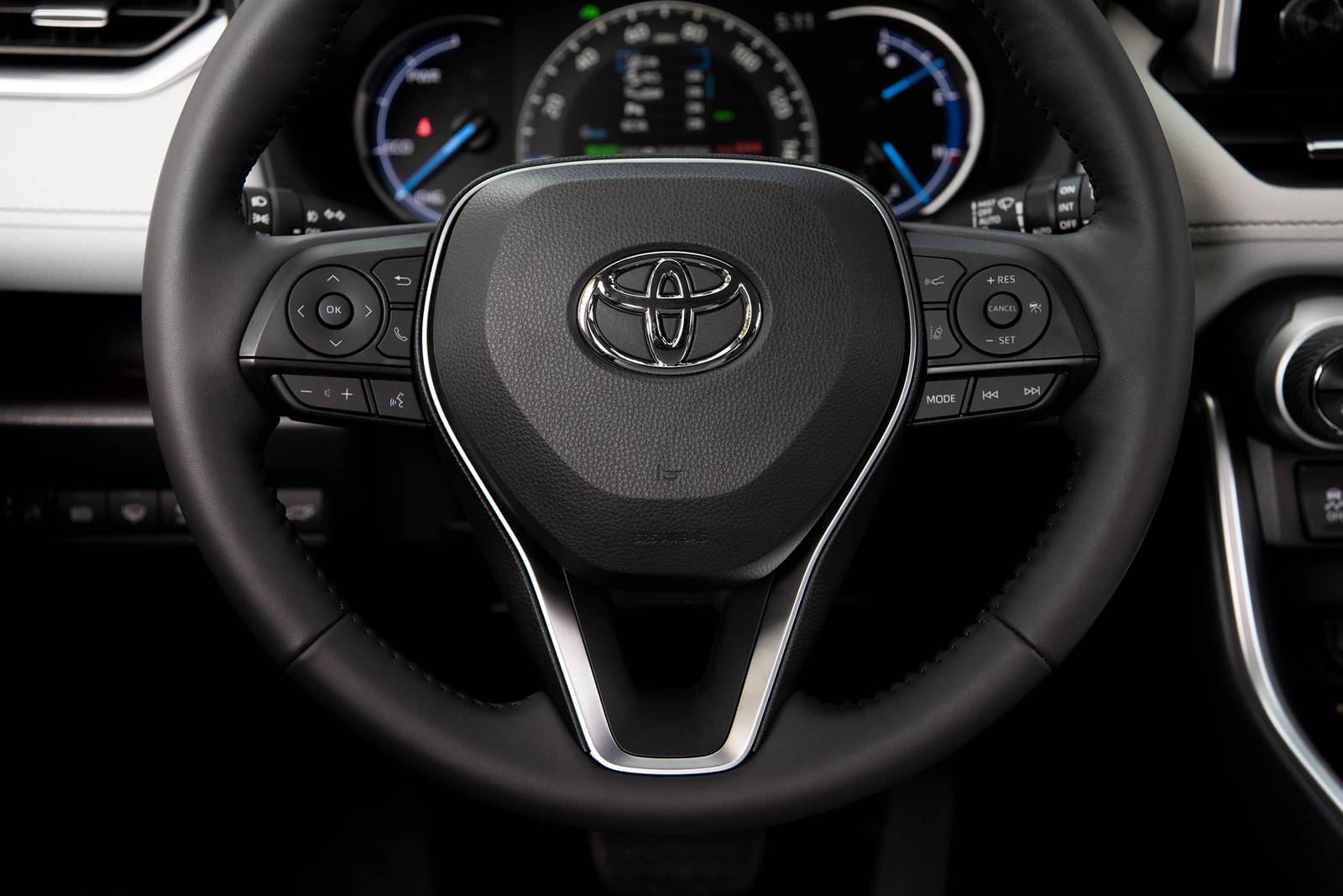 2019 Toyota RAV4 interior AUXCTRL