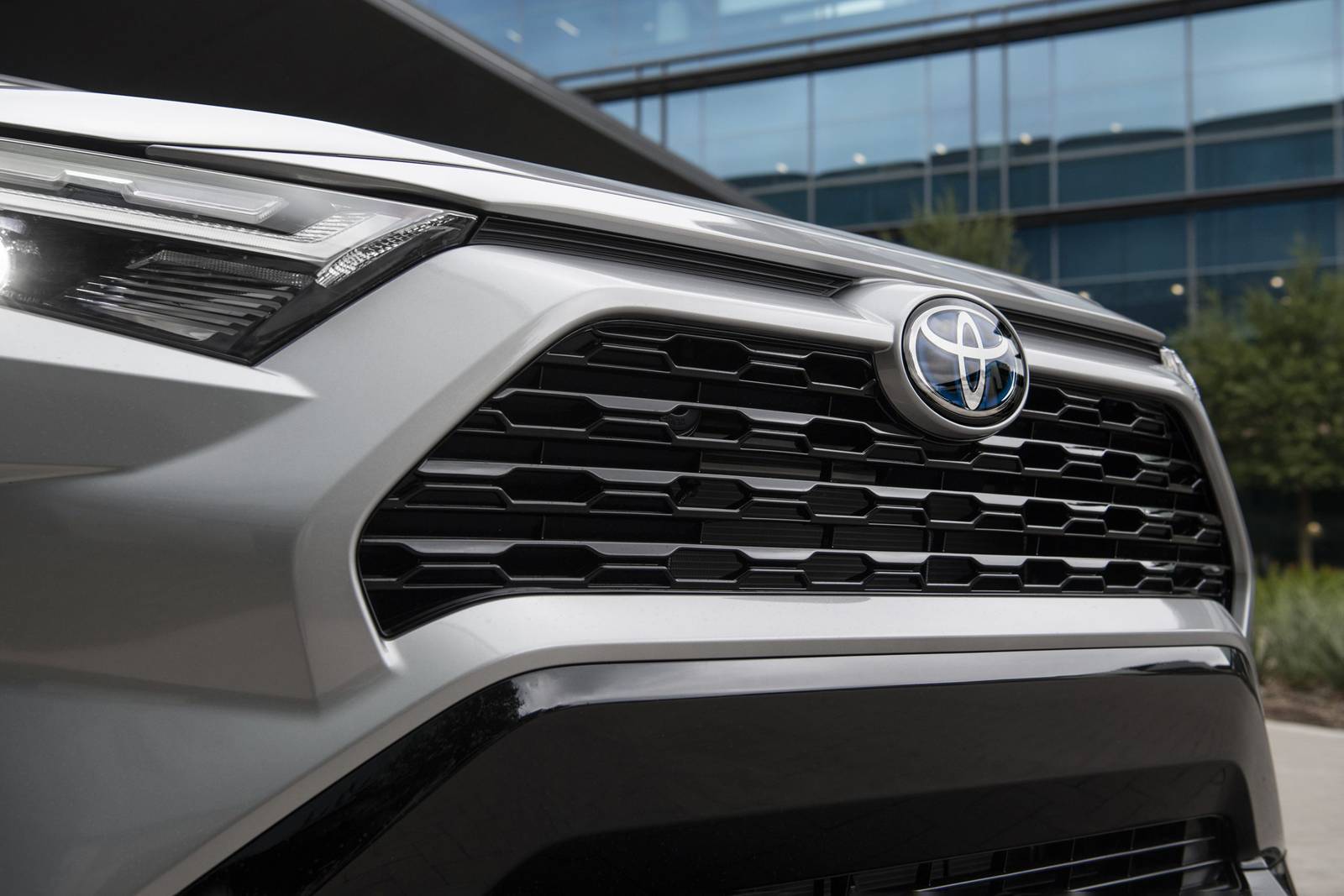 2022 Toyota Rav4 exterior FBDG