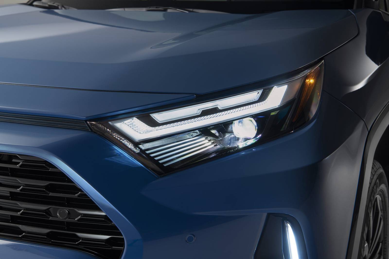 2022 Toyota Rav4 exterior EDETAIL