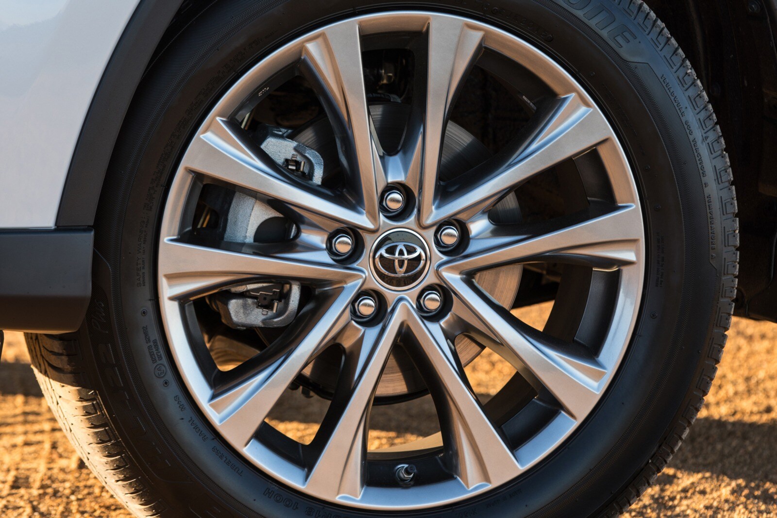 2016 Toyota RAV4 — OEM photo 4