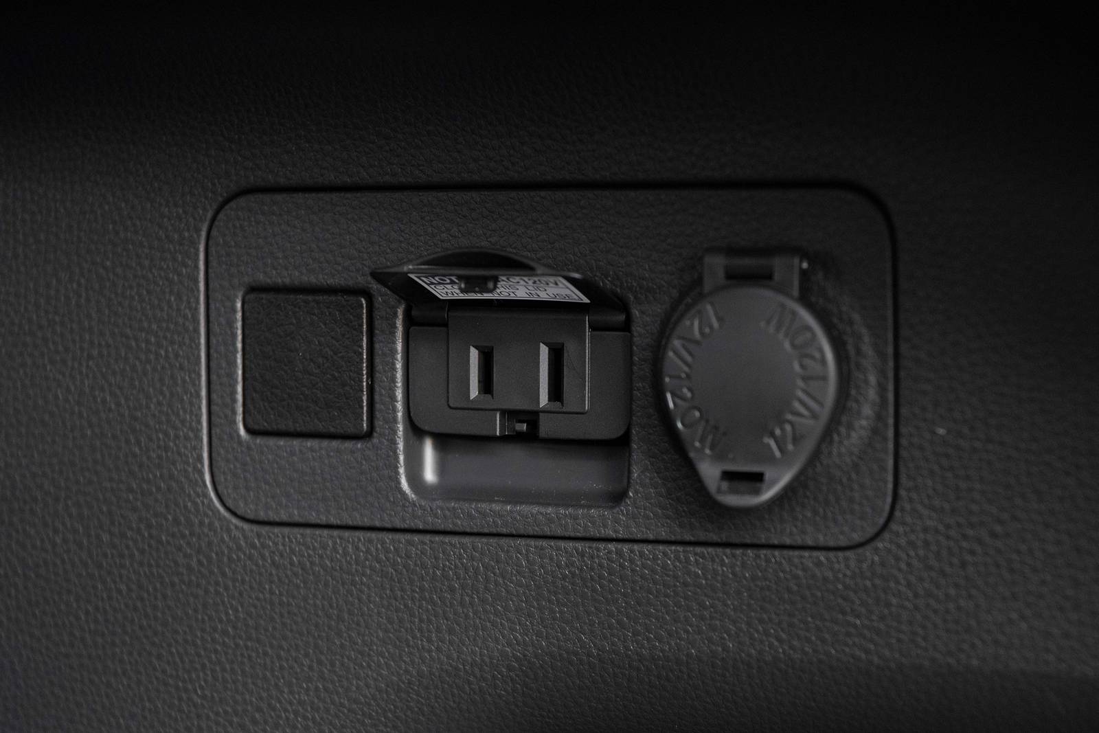 2022 Toyota Rav4 interior DETAIL