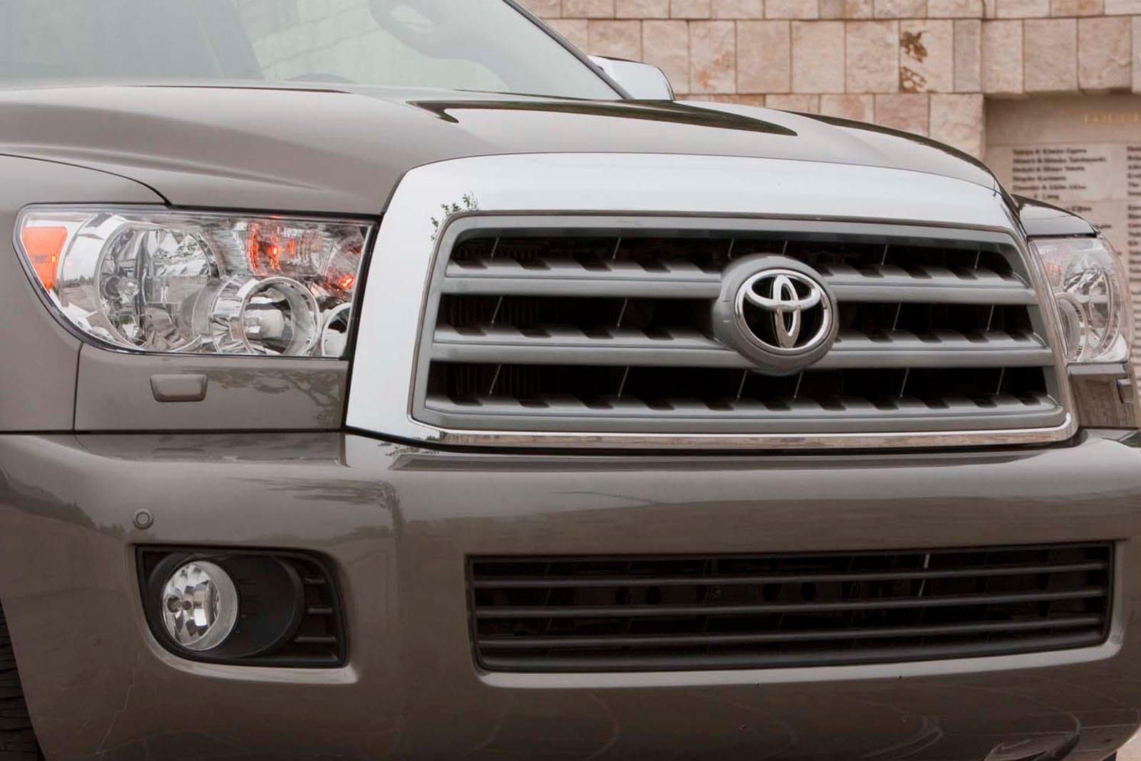 2017 Toyota Sequoia exterior FBDG