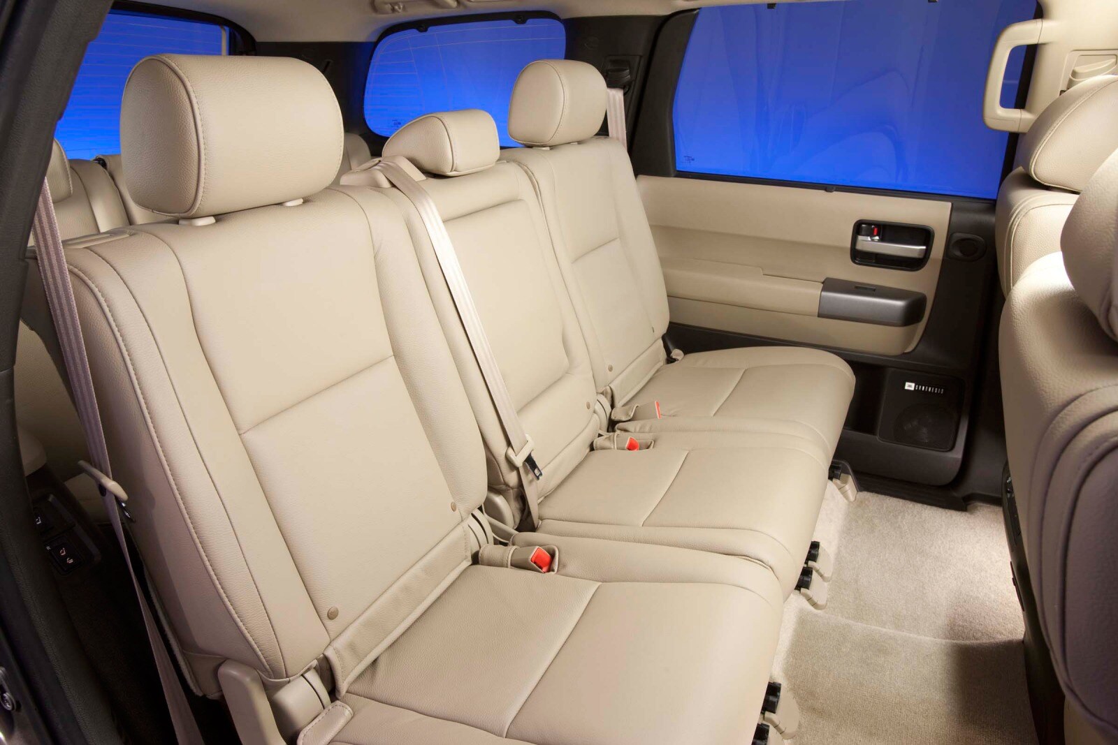 2017 Toyota Sequoia interior RI