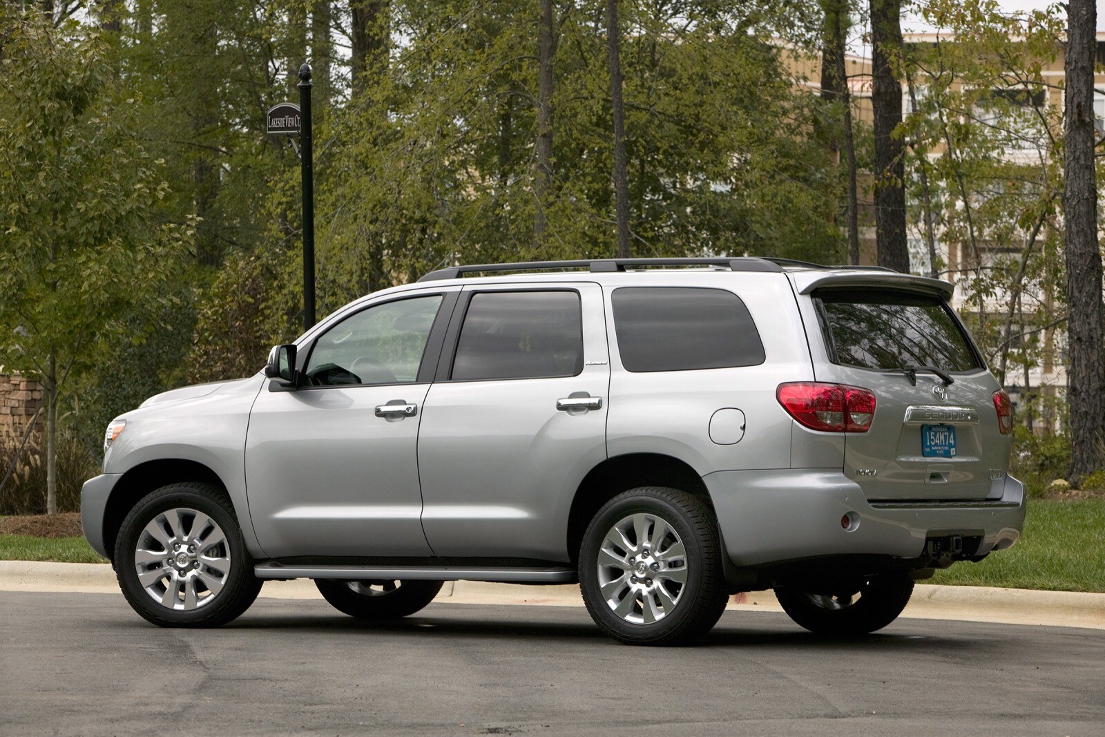 2017 Toyota Sequoia exterior F