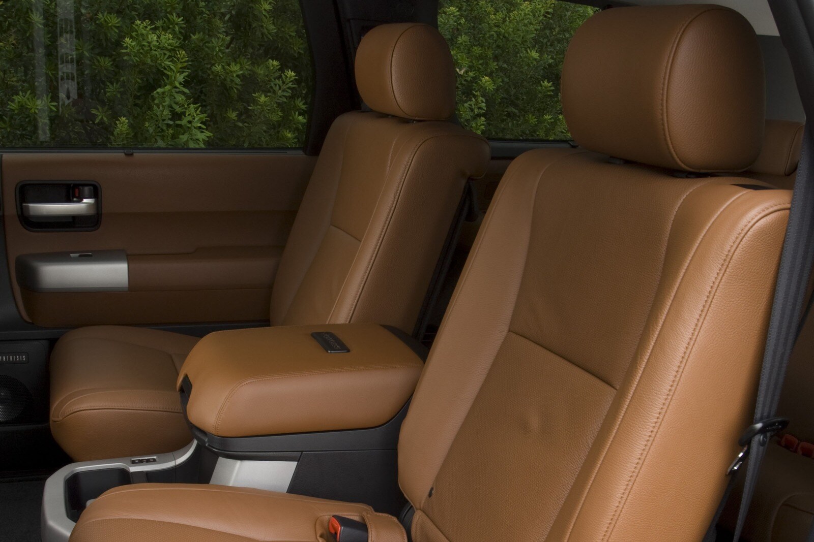 2017 Toyota Sequoia interior RI