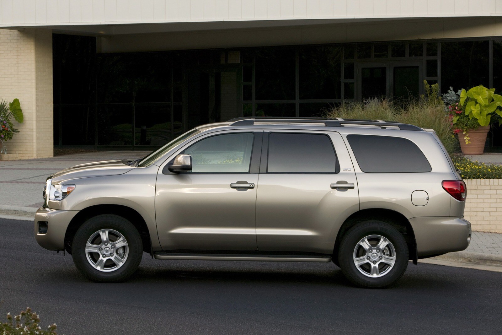2017 Toyota Sequoia exterior S
