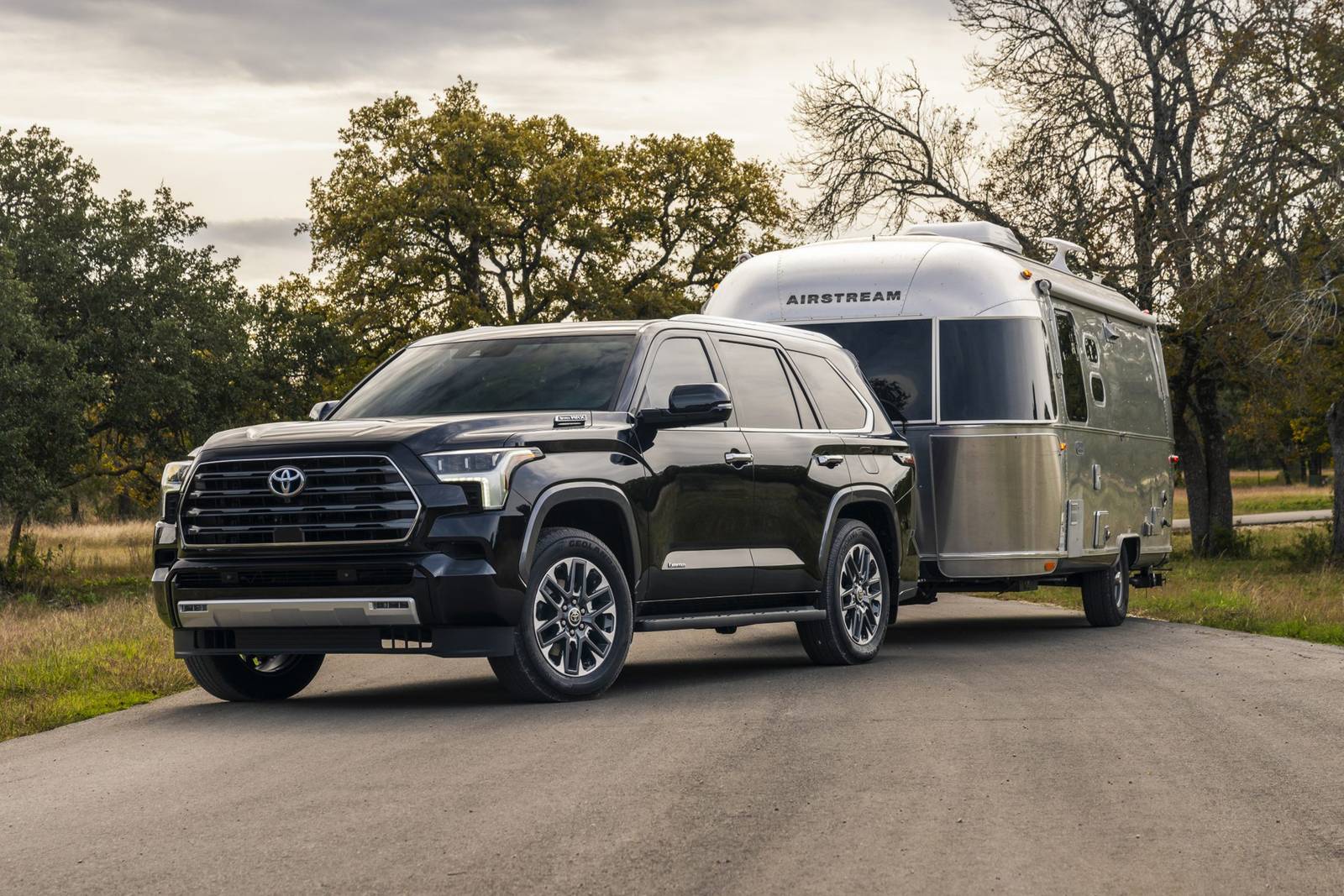 2025 Toyota Sequoia exterior LIFE1