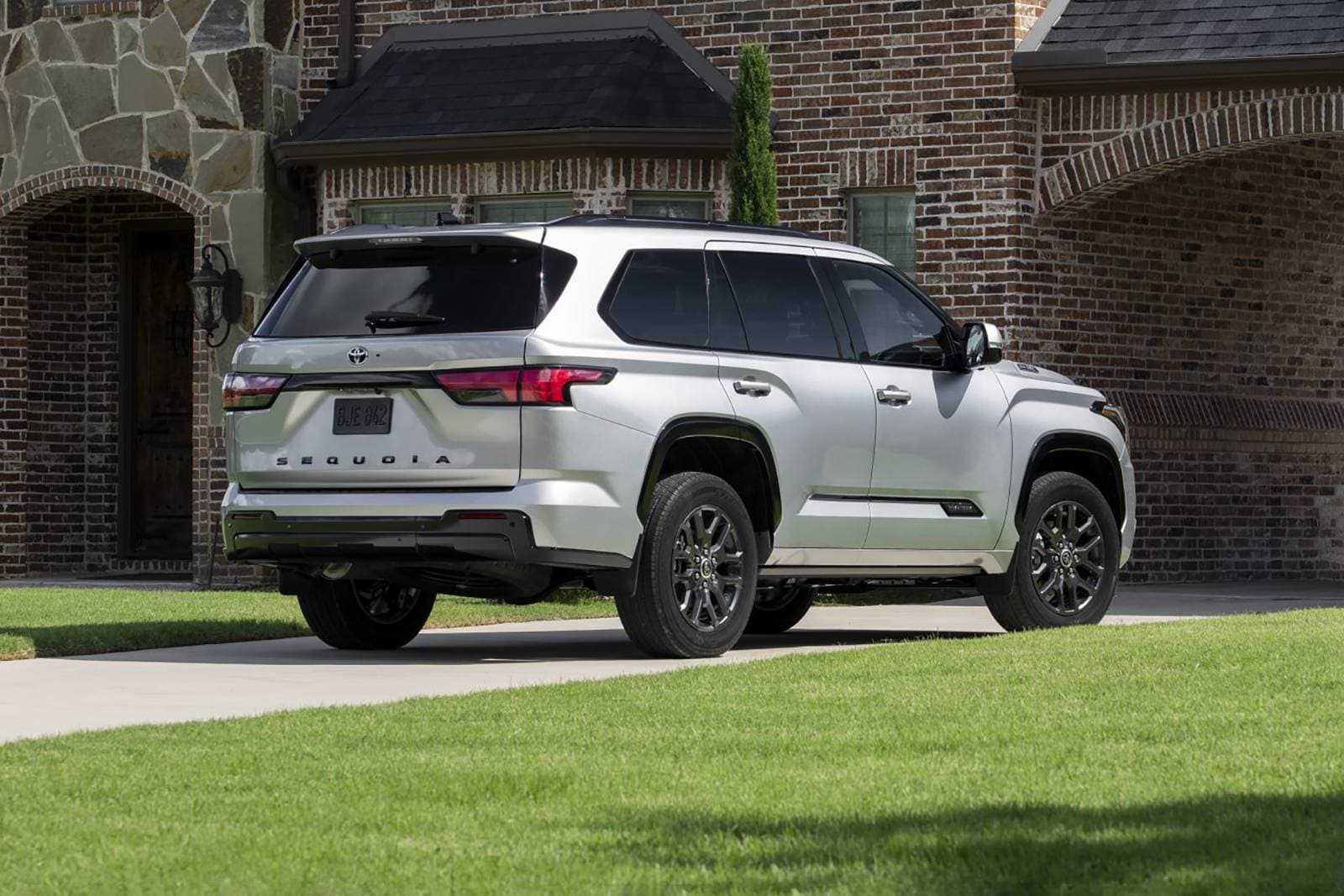 2025 Toyota Sequoia exterior FQ