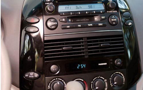 2004 Toyota Sienna interior CC