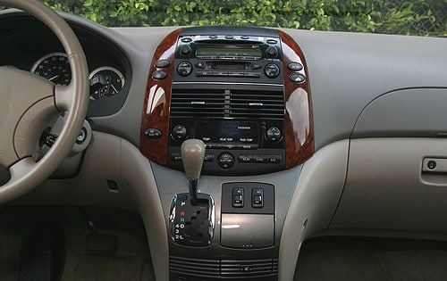 2004 Toyota Sienna interior CC