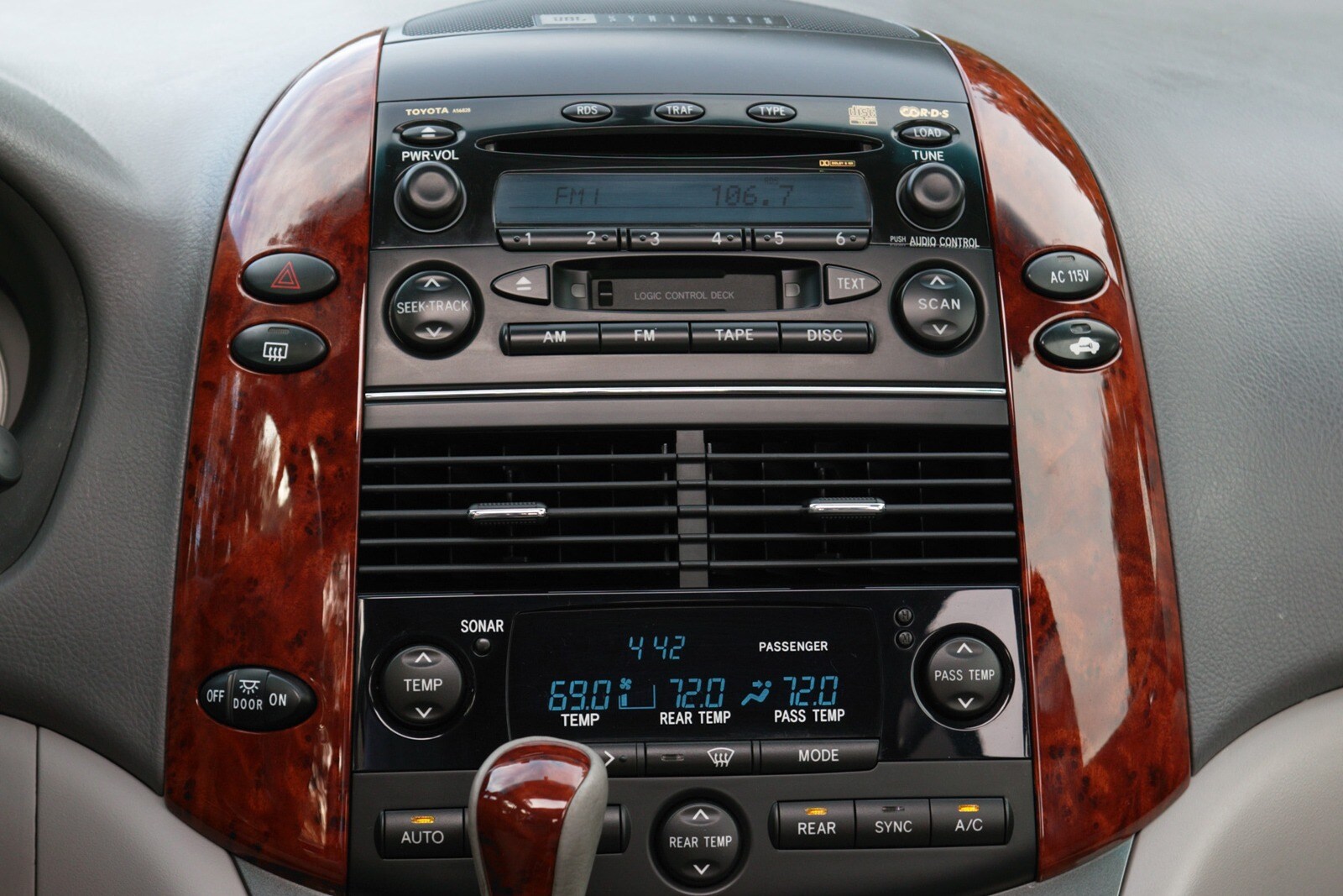 2007 Toyota Sienna interior CC