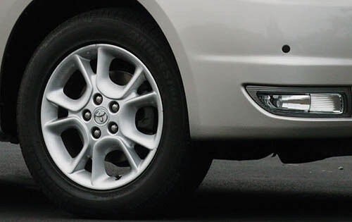 2008 Toyota Sienna — OEM photo 3