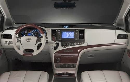 2011 Toyota Sienna interior D