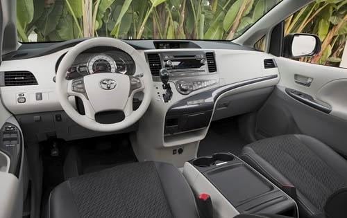 2011 Toyota Sienna interior D