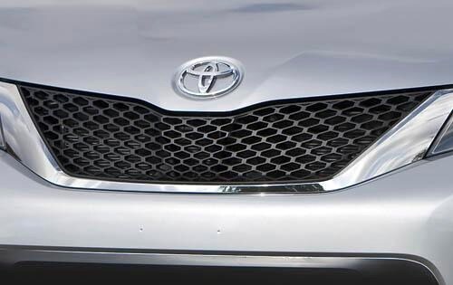 2011 Toyota Sienna exterior FBDG
