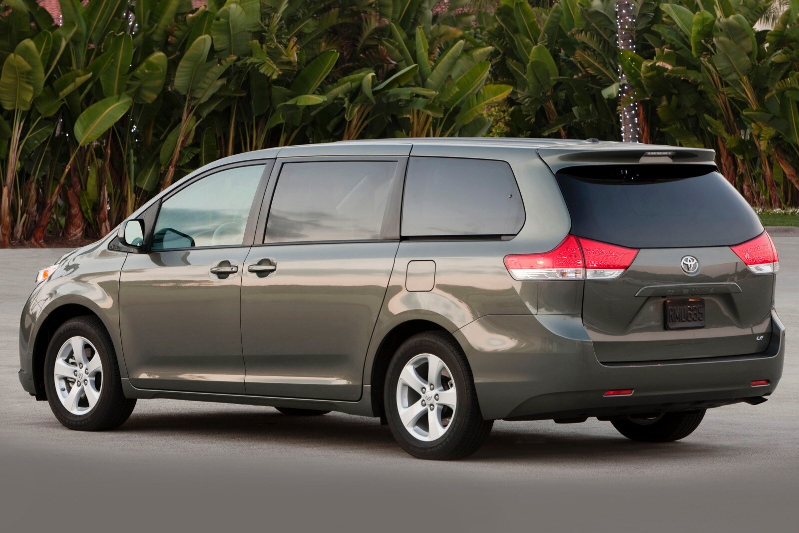 2012 Toyota Sienna exterior FQ