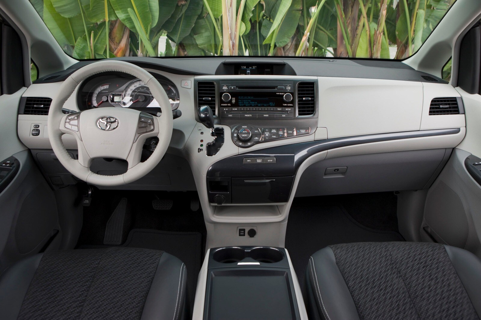 2012 Toyota Sienna interior I