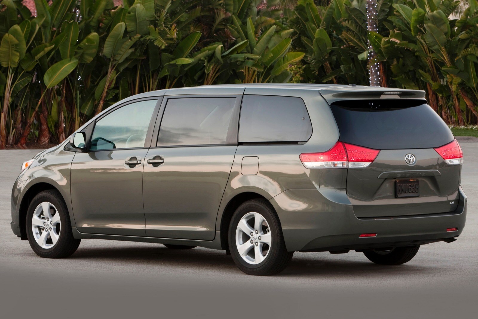 2014 Toyota Sienna exterior FQ