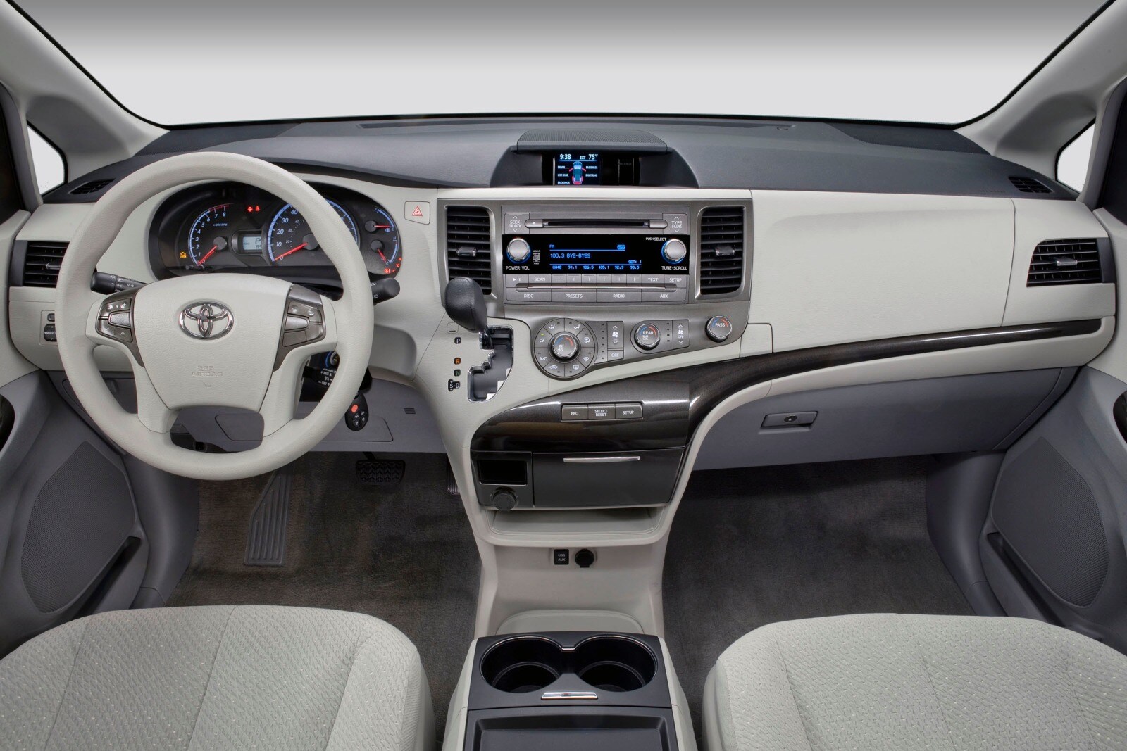 2014 Toyota Sienna interior I