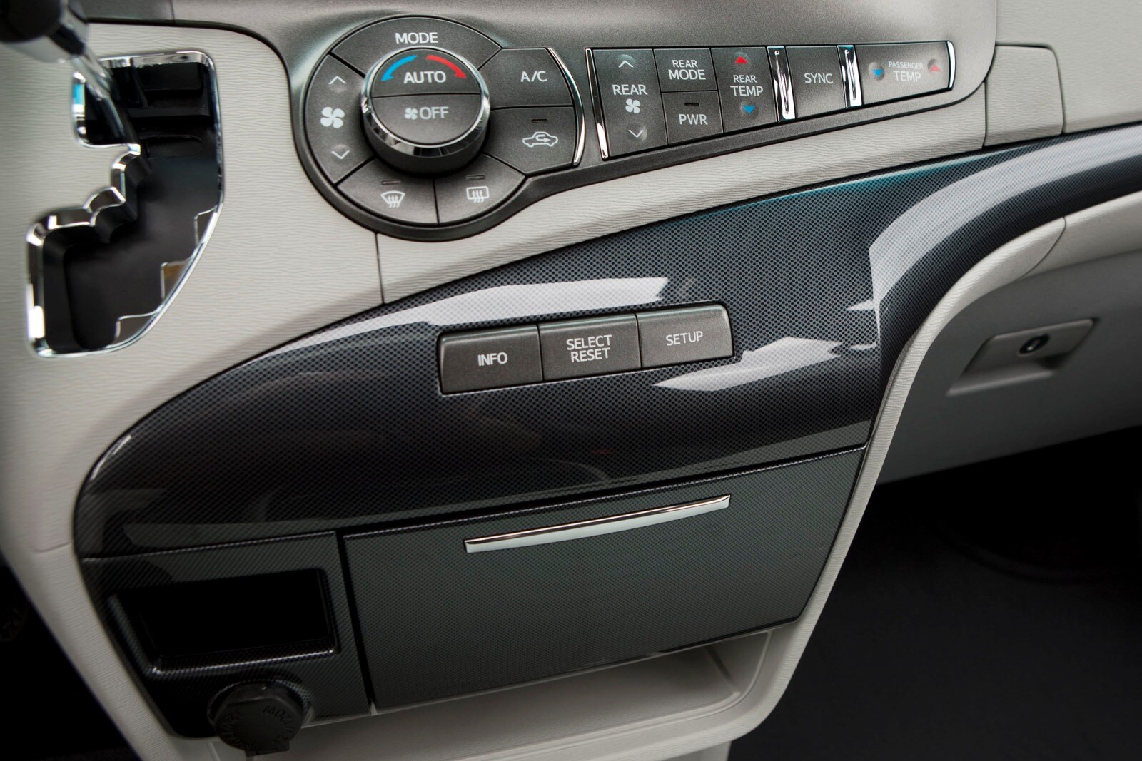 2014 Toyota Sienna front safety CC